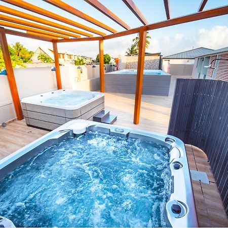 Evasion En Plein Coeur De La Ville Studio Jacuzzis Sauna Et Piscine Au Centre De Port-Louis Exteriör bild